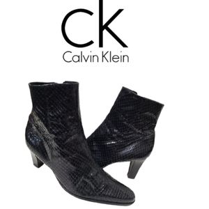 VINTAGE CALVIN KLEIN BLACK SNAKE PRINT BOOTS